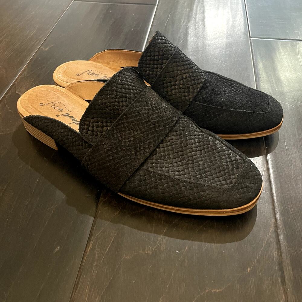 Free People At Ease Snakeskin Suede Leather Mules Slip Ons Women's Size 39